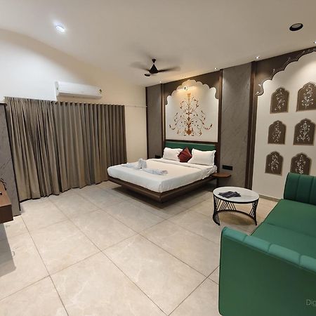Shree Jalaram Resort Kodae Luaran gambar