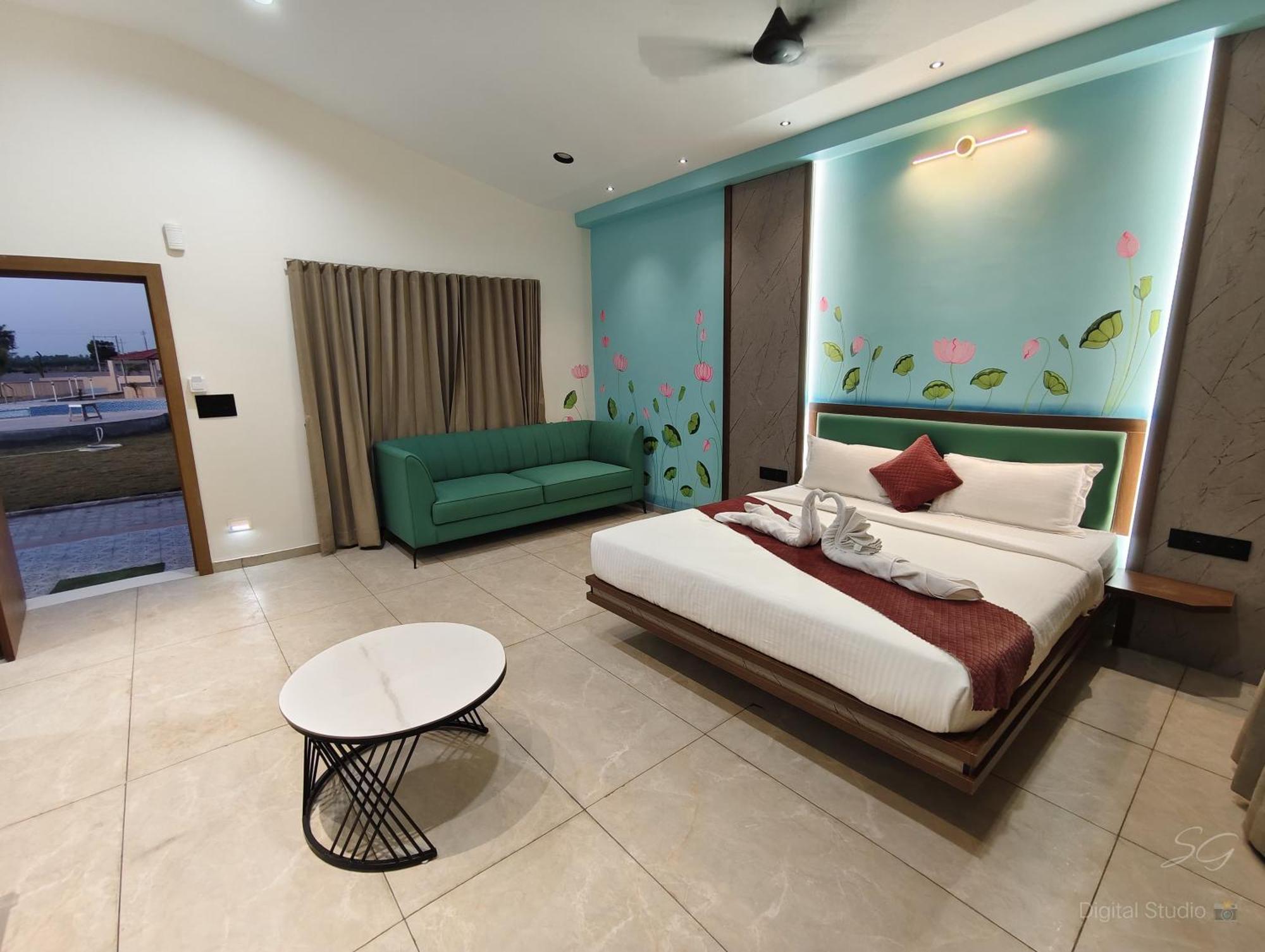 Shree Jalaram Resort Kodae Luaran gambar