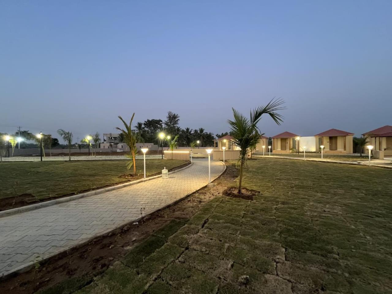 Shree Jalaram Resort Kodae Luaran gambar